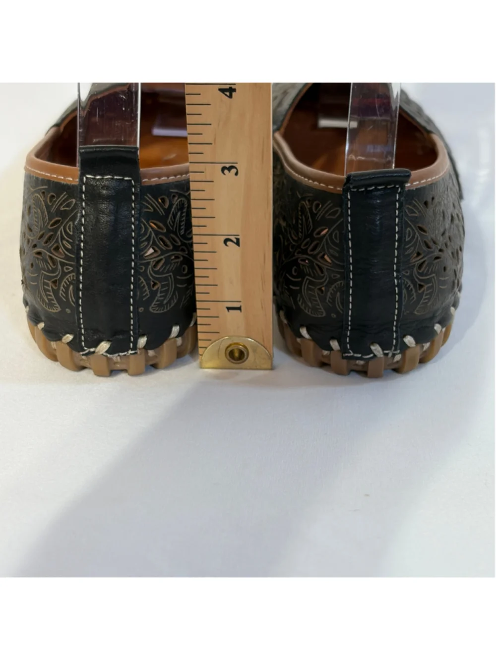 Everly Black Floral Laser Cutout Flats Women’s EU 38 Leather Removable Liner